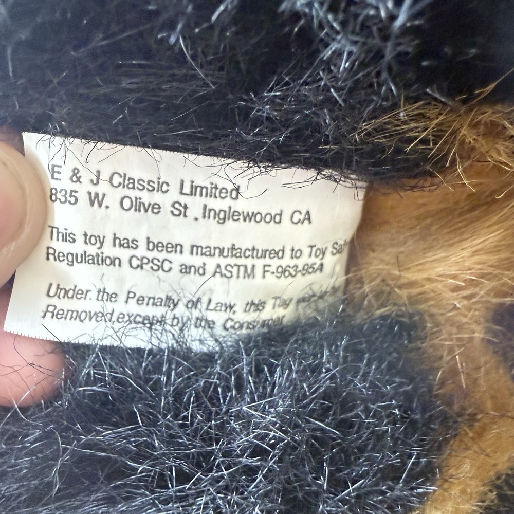 E&J Prima Classic Collection Realistic Bernese Mountain Dog 20" Plush Read - Picture 7 of 9